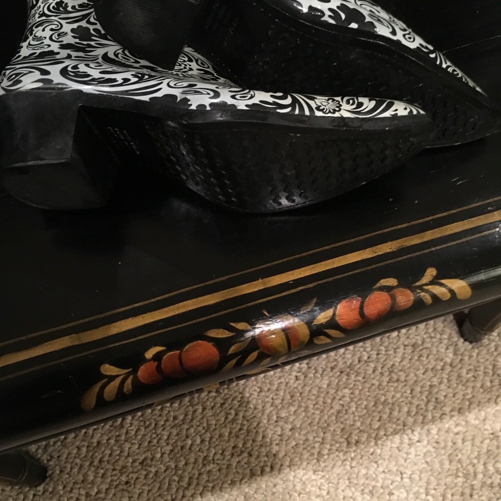 Boots - Picture 2 of 3